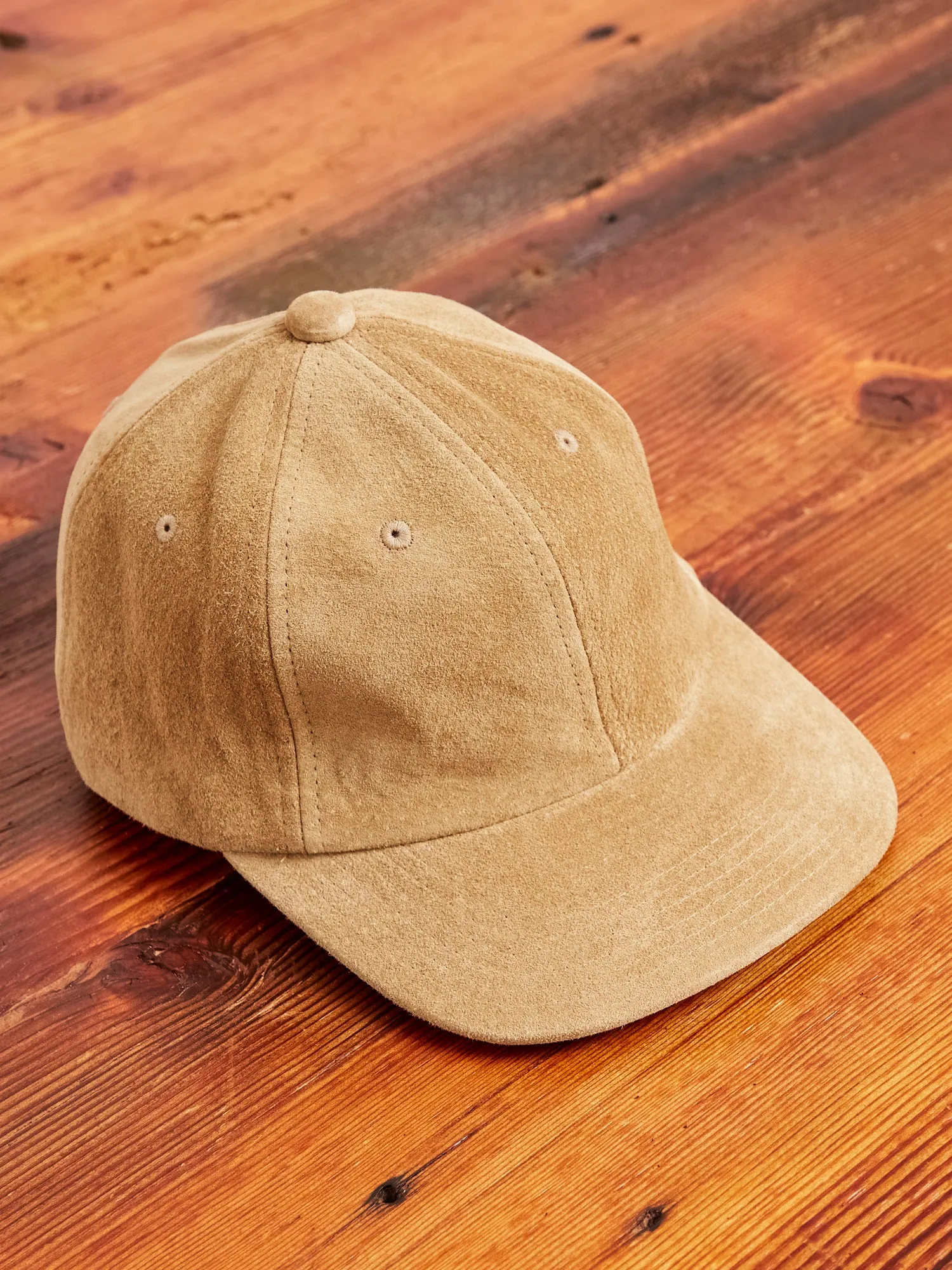 6-Panel Suede Cap in Camel