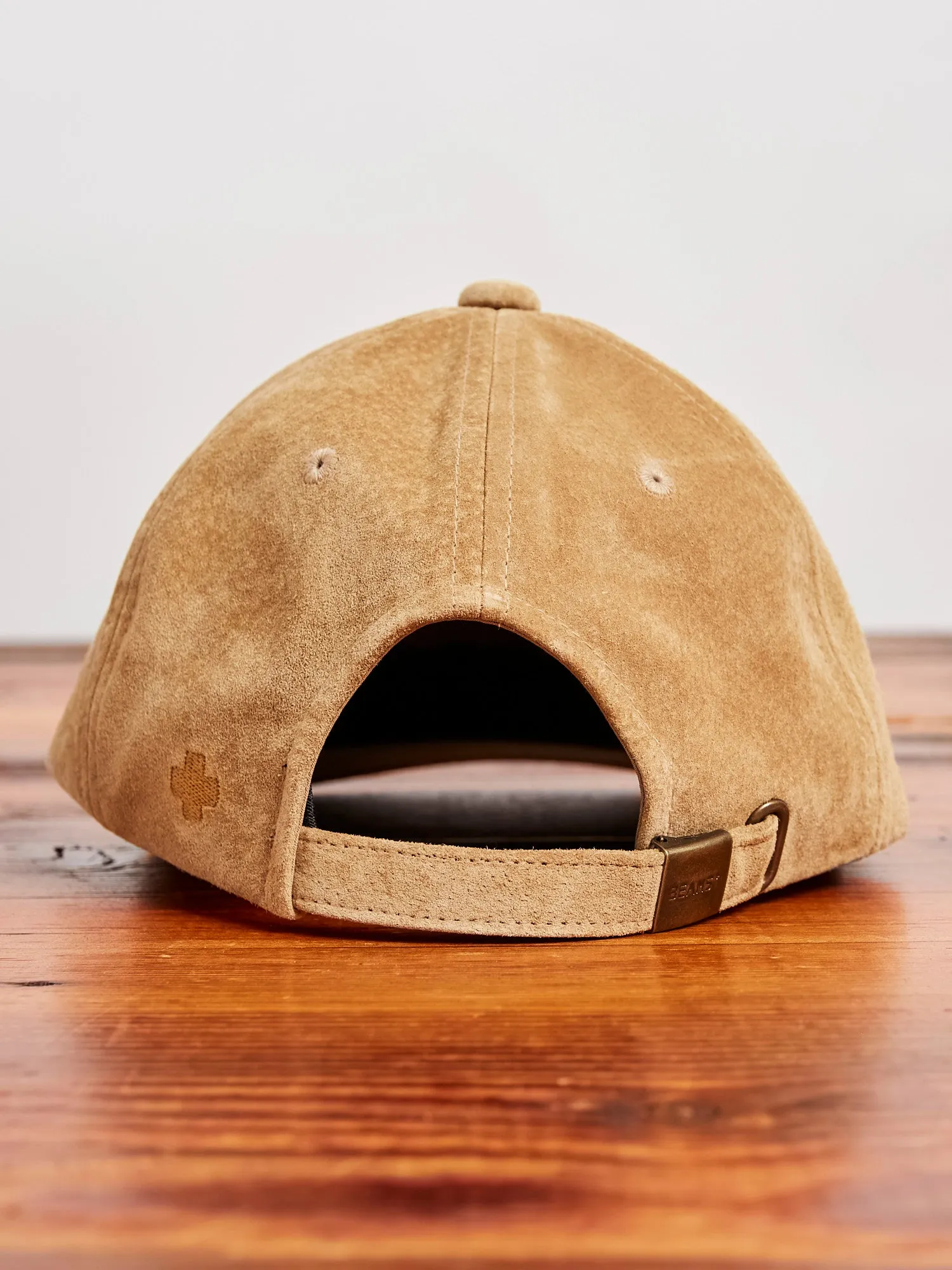 6-Panel Suede Cap in Camel