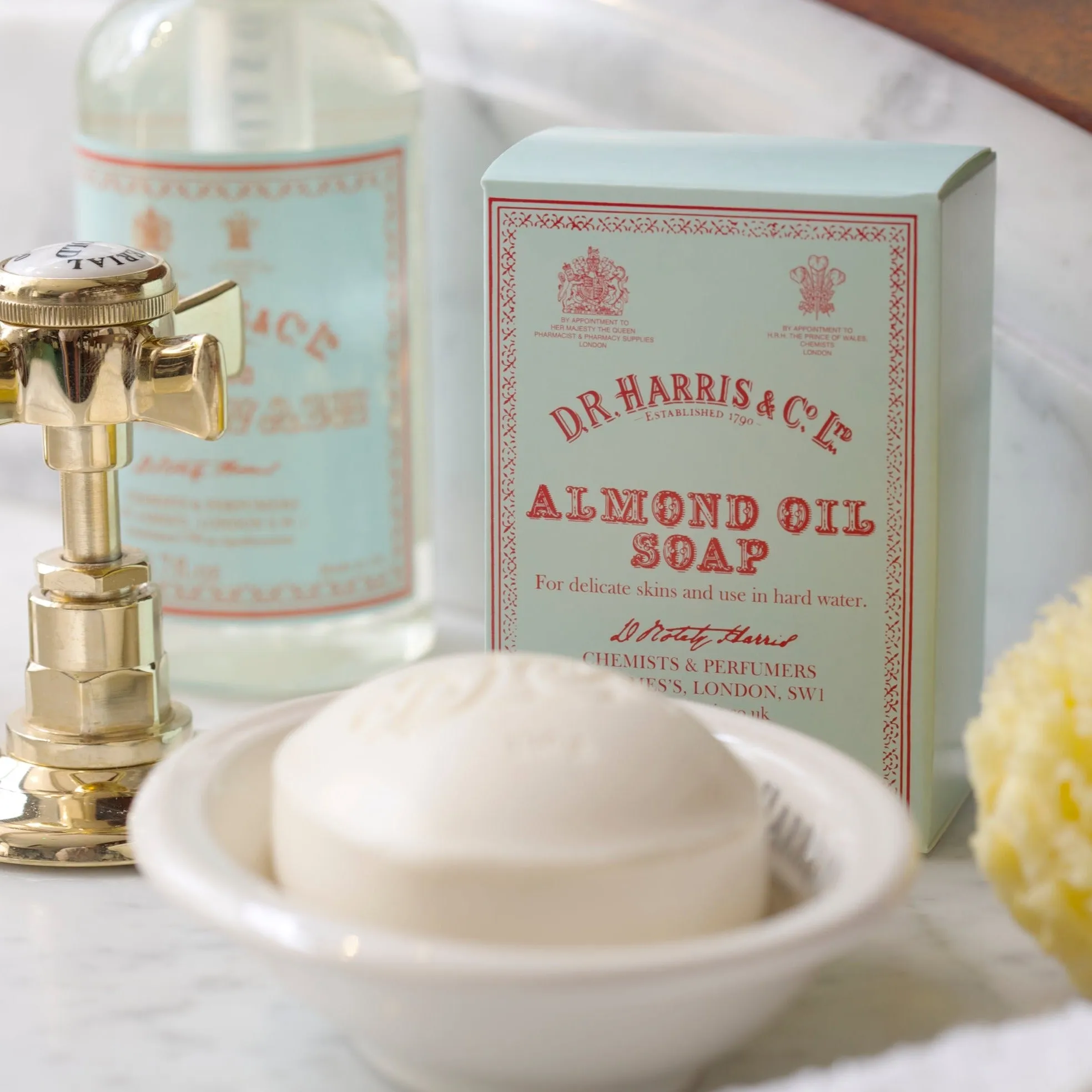 D R Harris 'Almond Oil' Soap Bar